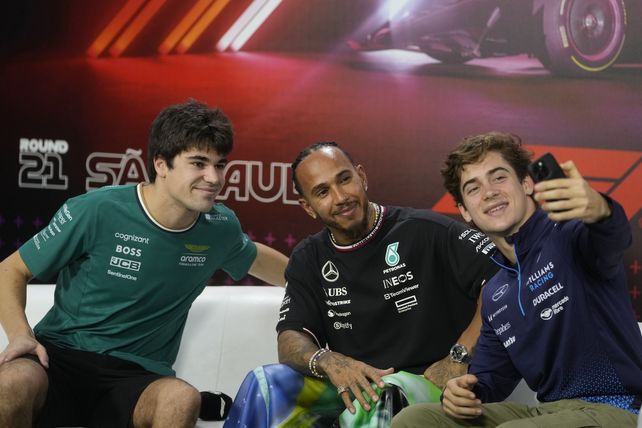 Colapinto se saca una selfie con Hamilton y Lance Stroll.