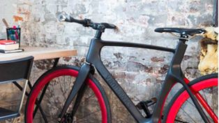 Llegó la bicicleta inteligente que recomienda rutas y señala puntos ciegos