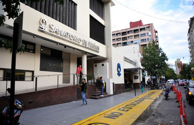 El niño de 8 años afectado por un a hepatitis grave está siendo atendido por los médicos del Sanatorio de Niños luego de ser derivados desde el Zona Norte.