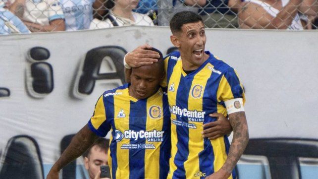 Fideo Di María titular en Rosario Central.