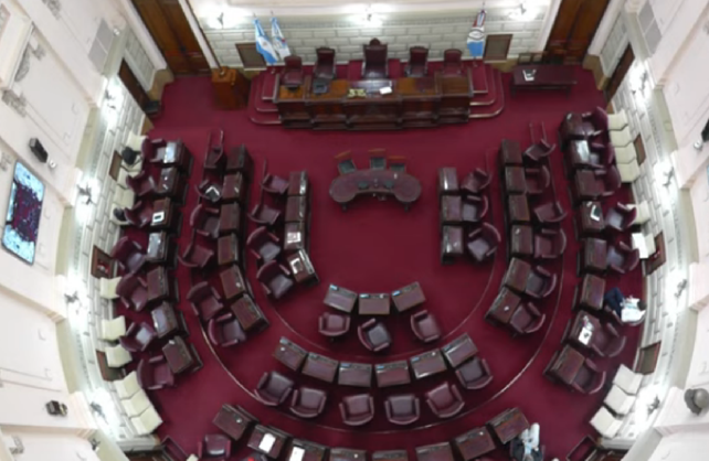 Los diputados hicieron un cuarto intermedio para seguir negociando