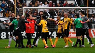 Riestra y Comunicaciones juegan los cinco minutos para definir el ascenso a la B Nacional