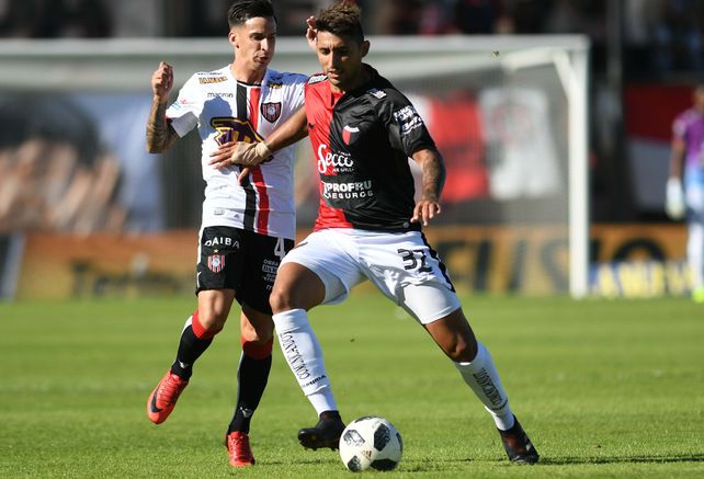 Colón recuperó la memoria ante Chacarita y vuelve a soñar con las copas