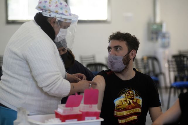 Piden que se respeten los turnos para evitar el amontonamiento y descomprimir al personal de salud