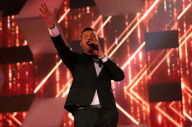 Marcelo Tinelli volvió a la televisión con su clásico saludo: ¡Buenas noches américa!”.&nbsp;