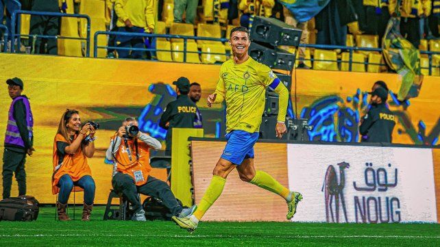Cristiano Ronaldo festeja su gol.