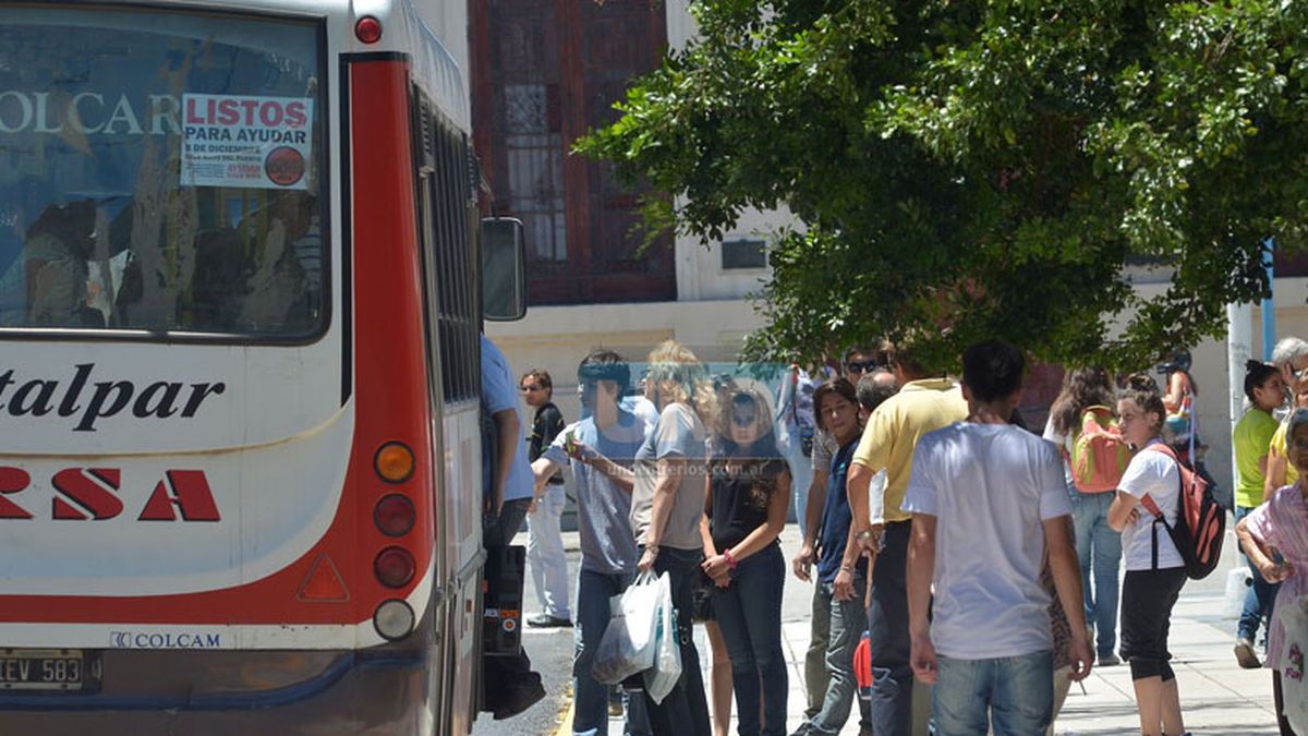 Detuvieron a un hombre por manosear a una mujer en un colectivo