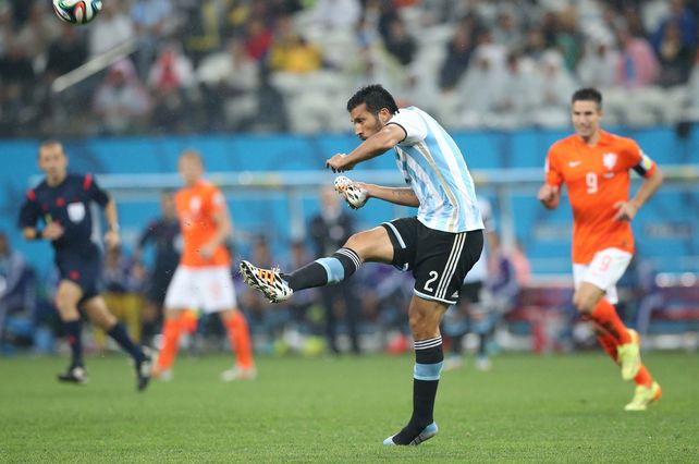 La bomba de de Garay...¡con un botín en la mano!