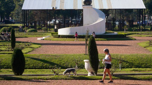 El tiempo en Rosario: viernes con algunas nubes y un poco más de calor