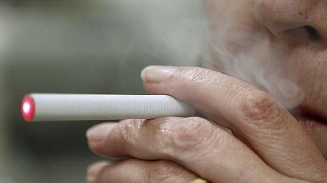 Murió porque su cigarrillo electrónico explotó