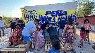 La Peña de Boca con su solidaridad en un barrio paranaense