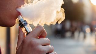 Quieren prohibir el vapeo en bares y espacios cerrados de Rosario