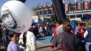 México despide a Chespirito y el estadio Azteca se prepara para rendirle homenaje