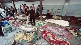 Al menos 100 personas murieron por bombardeo israelí a una escuela de Gaza