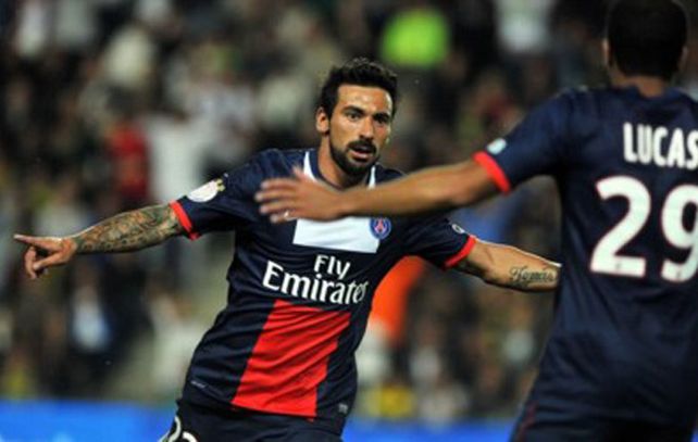 El Pocho Lavezzi le jugó una broma pesada a un camarógrafo de TV
