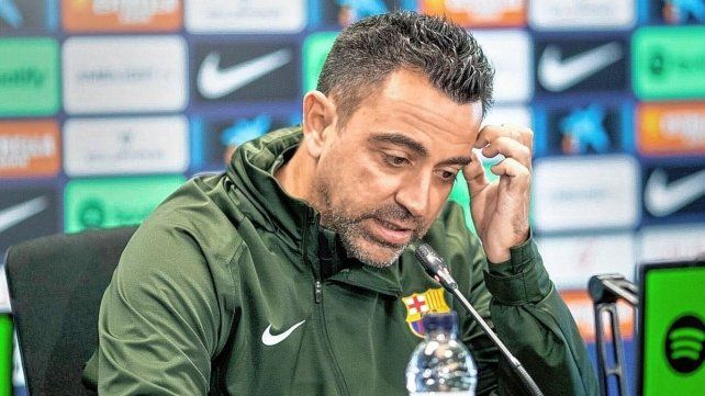 Xavi Hernández agradeció el trato de los hinchas de Barcelona en su despedida como entrenador.
