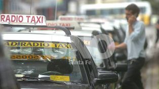 Los taxistas no adhieren al uso del pago con tarjeta magnética