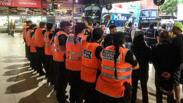 Macri firmó un decreto que permitirá expulsar a delincuentes extranjeros de manera rápida