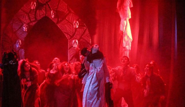 La hora del vampiro se presenta en el teatro Astengo