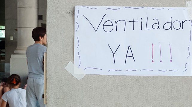 Alumnos indican que el rector infantilizó la protesta espontánea realizada el martes