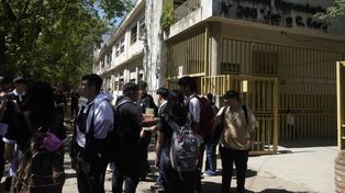 Falta de salones y aulas superpobladas, el lado B de la suba de la matrícula del secundario
