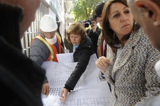 La intendenta de Rosario dijo: 200 personas aún no pueden regresar a sus casas