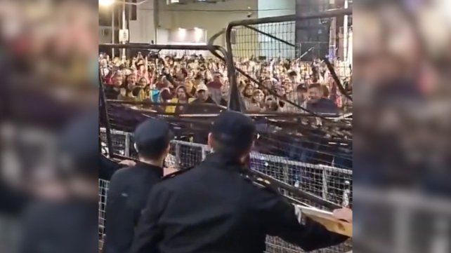 Crecen las protestas en Misiones: policías reprimieron a docentes