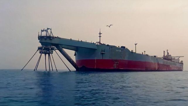 La ONU lanza una campaña para salvar un petrolero