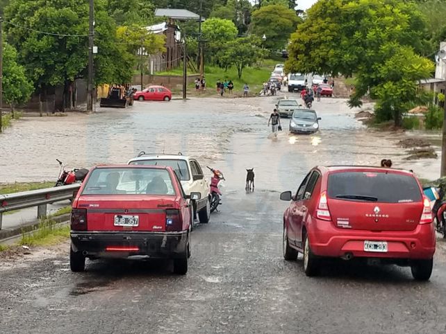 Desbordados. Varios arroyos en La Paz crecieron por las lluvias. Foto: El Ojo Mirador