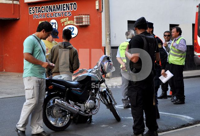 Controles. Los motociclistas se topan frecuentemente con los operativos.