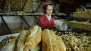 Los santafesinos limitan el consumo del pan y derivados