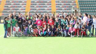 Alumnas de la Escuela de Hockey Solidario quieren reestrenar su cancha