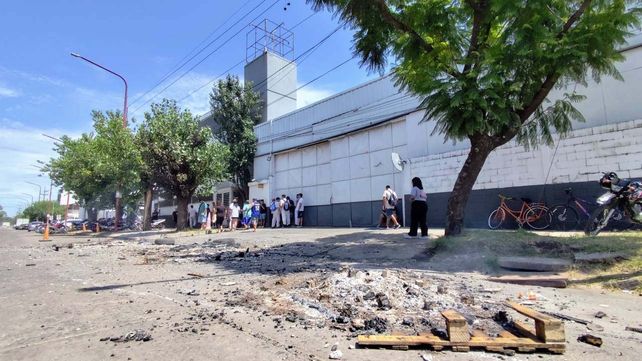 Conciliación obligatoria por los 75 despidos en el frigorífico de Villa Gobernador Gálvez