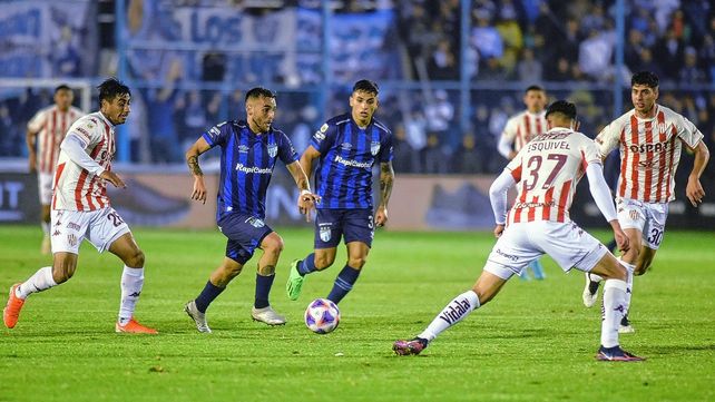 Atlético Tucumán empató con Unión y se alejó de la punta