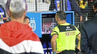 ¿Qué vio Espinoza en el VAR para el penal en contra de Unión?