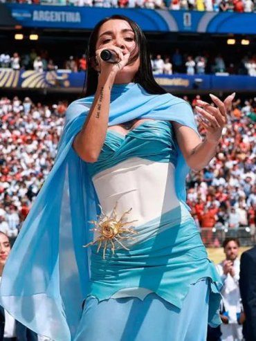 Así sonó el himno de Argentina en la final del Mundial en la voz de María Becerra
