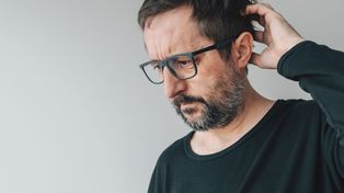 Por qué nos olvidamos las cosas incluso siendo jóvenes: estrés