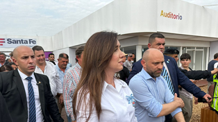 Villarruel fue recibida por Puccini en el predio de Agroactiva, en Armstrong.