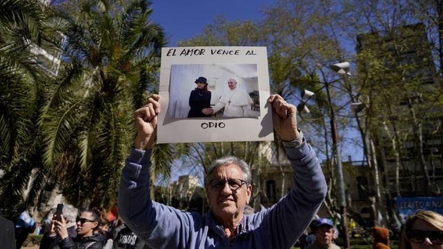Fuerte mensaje de apoyo a la vicepresidenta en la plaza 25 de Mayo.
