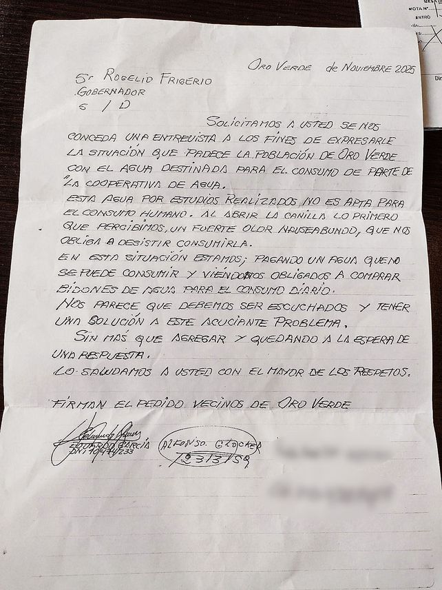 Vecinos de Oro Verde ya no saben a quien recurrir por el agua contaminada