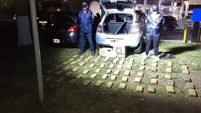 Detienen a un policía por encubrir a la banda narco de la concejala