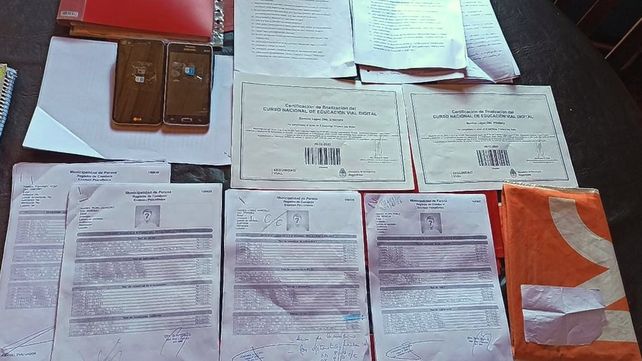 Paraná: descubren que una mujer vendía licencias de conducir