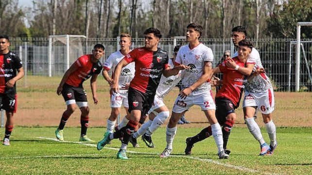 Colón superó a Instituto y cortó la malaria en reserva