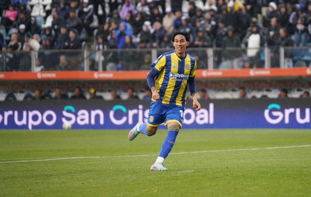 Enzo Giménez viene de hacer un buen partido y se mantendría en el equipo, pero como lateral por derecha.