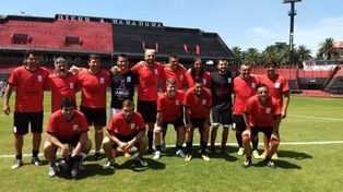Campeones. Ex jugadores participaron de un picado en el Coloso.