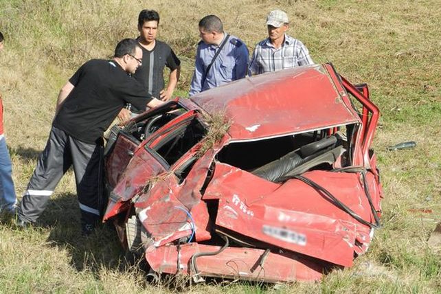 Murieron tres personas en un vuelco en la ruta provincial N° 1 de Helvecia