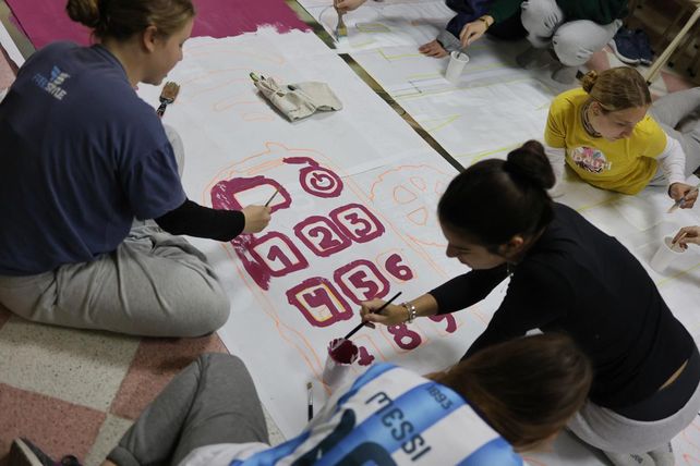Estudiantes de seis escuelas de Santa Fe plasmarán en murales reflexiones sobre salud mental y entornos digitales