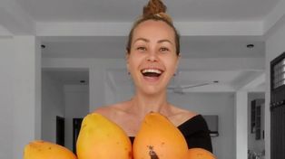 Murió una influencer vegana que promocionaba una dieta extrema de frutas y verduras