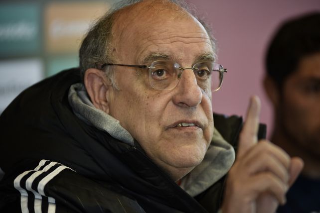 Bermúdez contó que la barra nos dijo que si no nos juntamos a hablar suspenderán los partidos