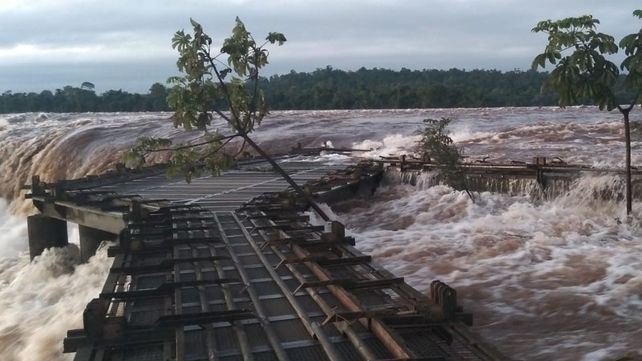 El Parque Nacional Iguazú debió cerrar por la crecida de los ríos Iguazú y Uruguay
